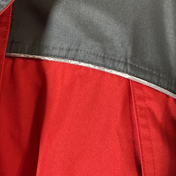 JEGARL-O Waterproof Medium Jacket insulated, waterproof protect you from element - Picture 6 of 12